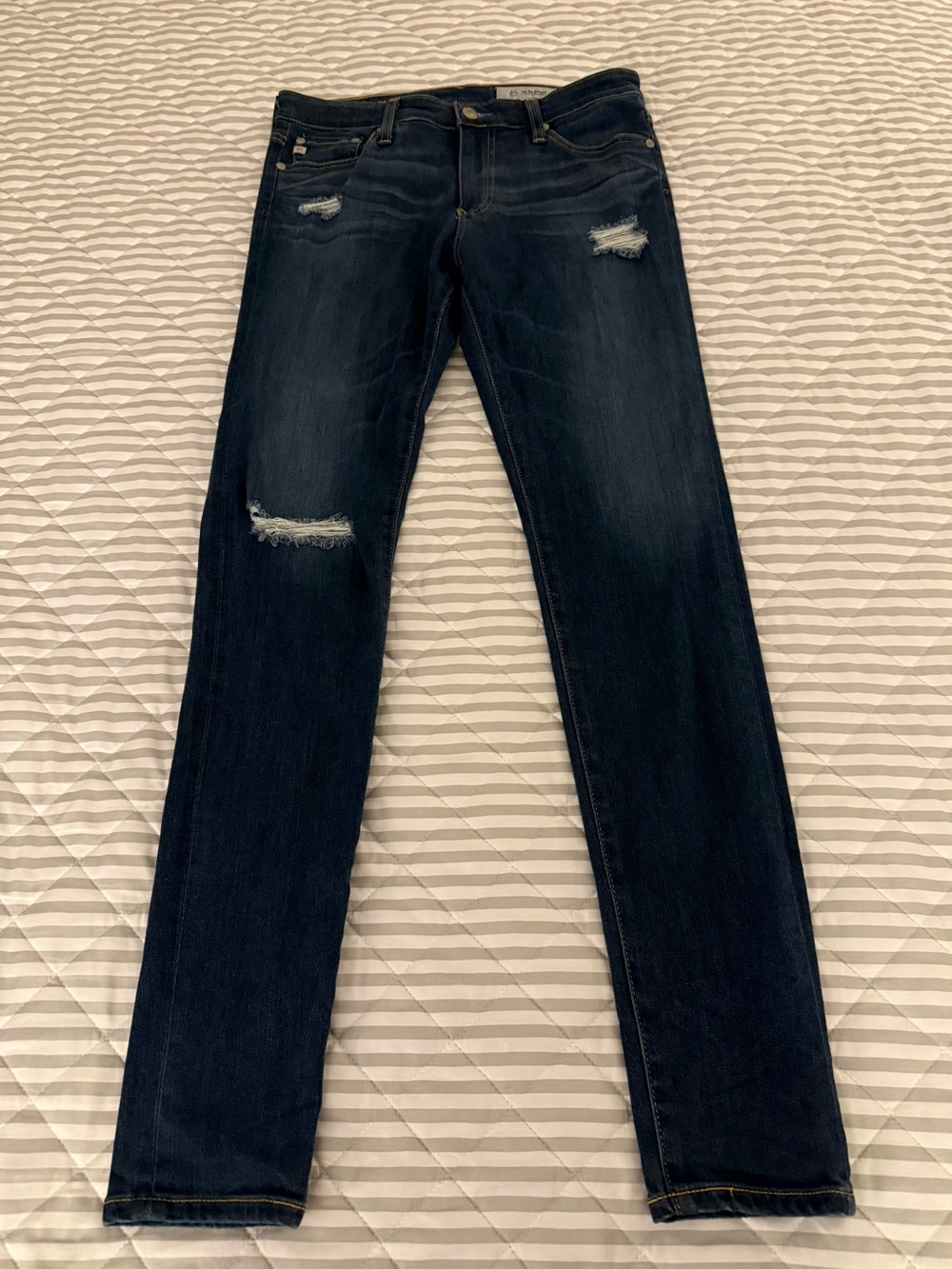 AG Adriano Goldschmied The Farrah High Rise Skinny Jeans Women’s 28R EUC Logo